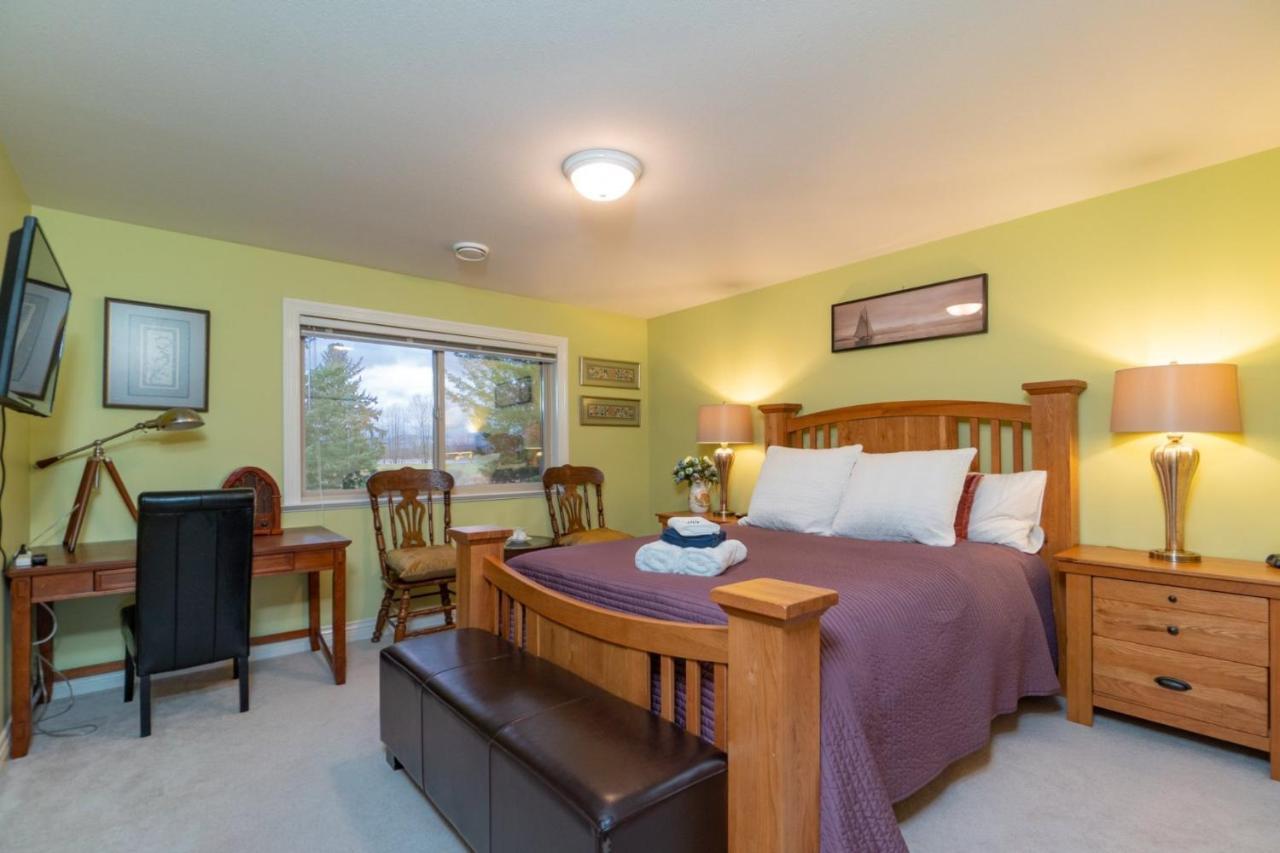Cedar Manor Bed And Breakfast Pitt Meadows Exterior foto