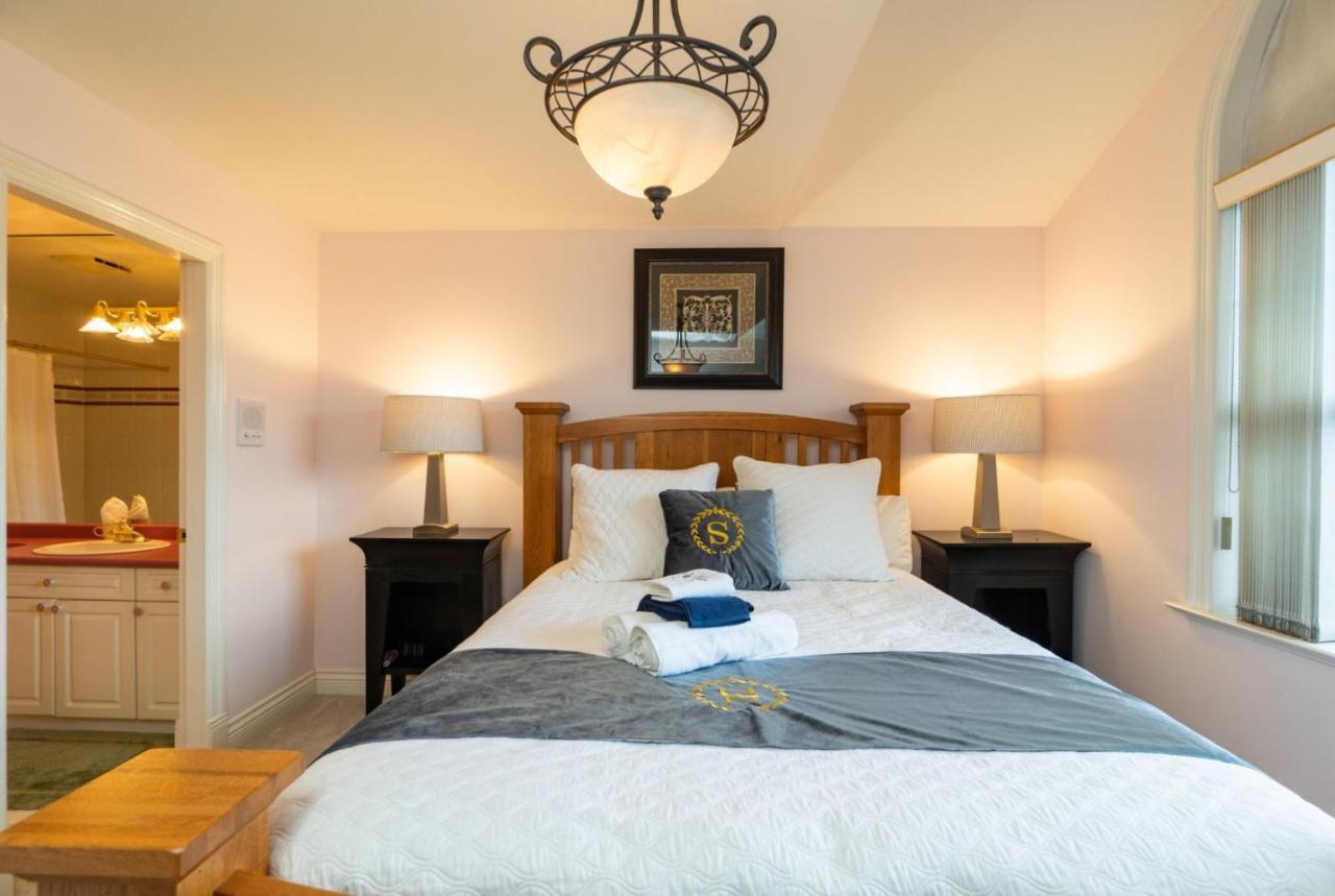 Cedar Manor Bed And Breakfast Pitt Meadows Exterior foto