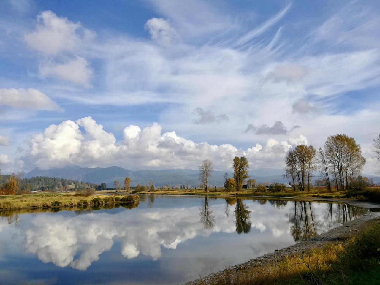 Cedar Manor Bed And Breakfast Pitt Meadows Exterior foto